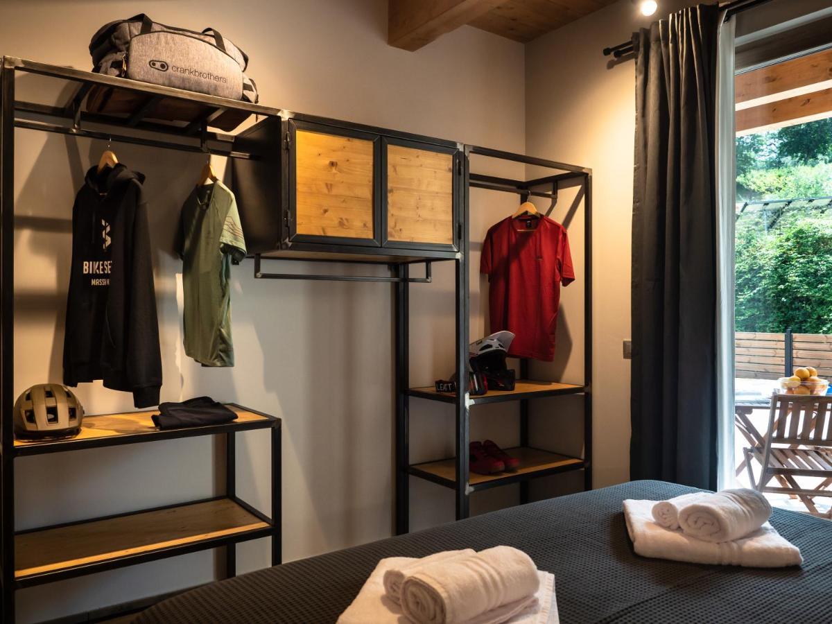 Sleep 'N' Ride Massa Marittima Hotel Ngoại thất bức ảnh