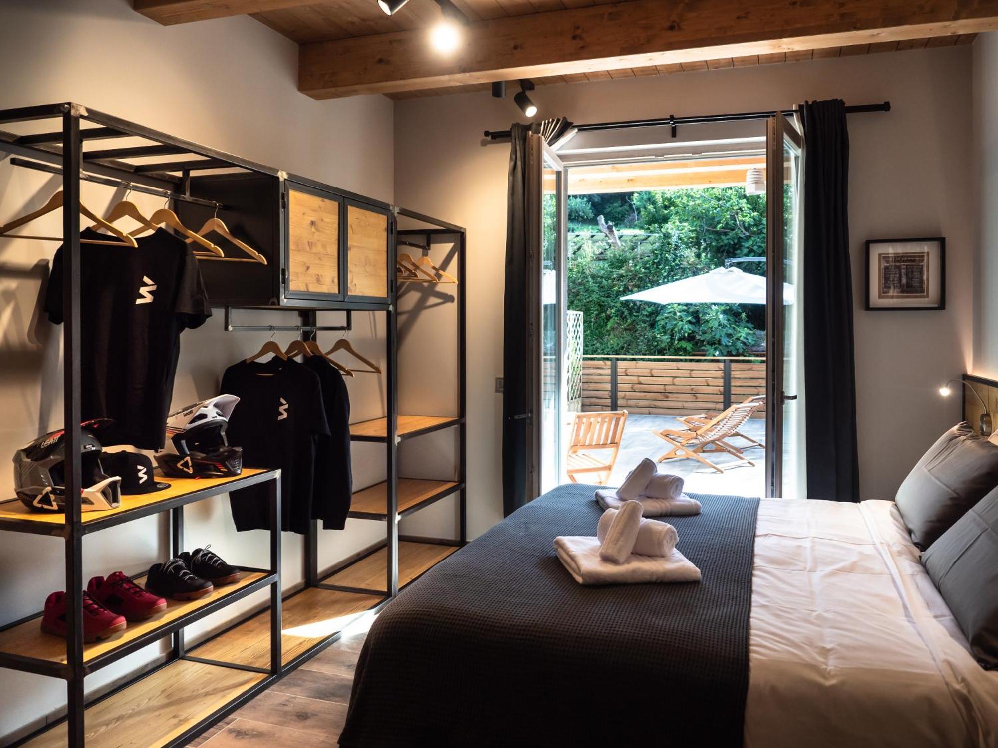 Sleep 'N' Ride Massa Marittima Hotel Ngoại thất bức ảnh