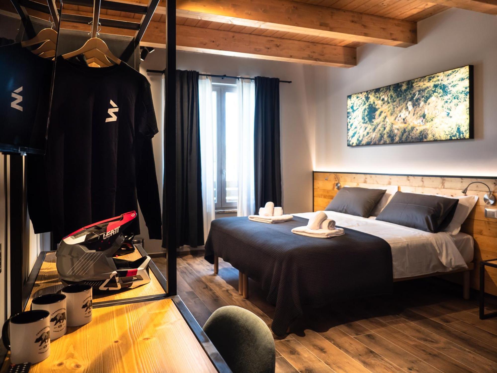 Sleep 'N' Ride Massa Marittima Hotel Ngoại thất bức ảnh