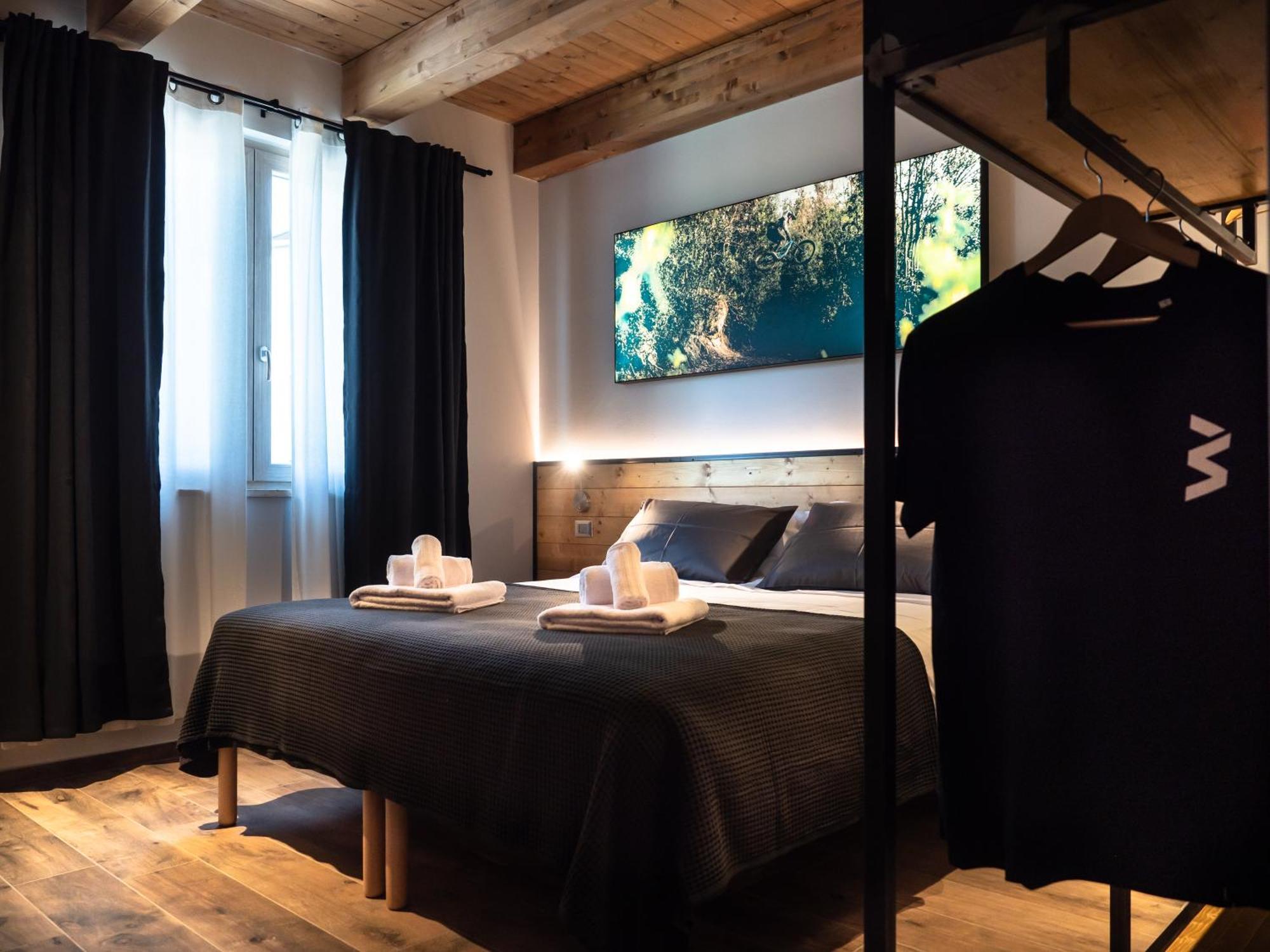 Sleep 'N' Ride Massa Marittima Hotel Ngoại thất bức ảnh